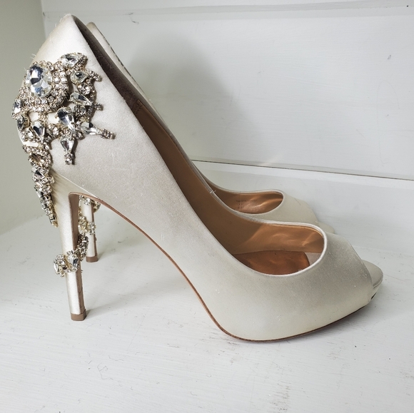 Badgley Mischka Kiara Crystal Back Pump SZ 8.5 - Picture 6 of 9
